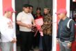 Bupati Nanang Ermanto Serahkan Hasil Bedah Rumah Milik Warga Sidowaluyo