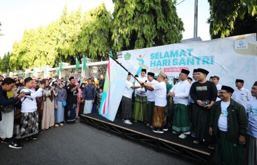 Jalan Sehat Sarungan Hari Santri Dilepas Pj Gubernur Lampung