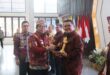 Pj. Gubernur Lampung Serahkan Penghargaan Produktivitas Siddhakarya 2024 kepada Perusahaan dan Daerah Unggul