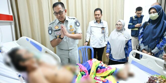 Pastikan Jaminan Perawatan Berjalan Baik, Direksi Jasa Raharja Tinjau Korban KMP Putri Yasmin di Rumah Sakit